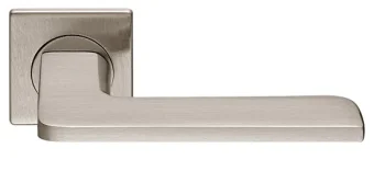 Ручка дверная ROCK S1 NIS раздельная на квадратной розетке, цвет матовый никель, латунь